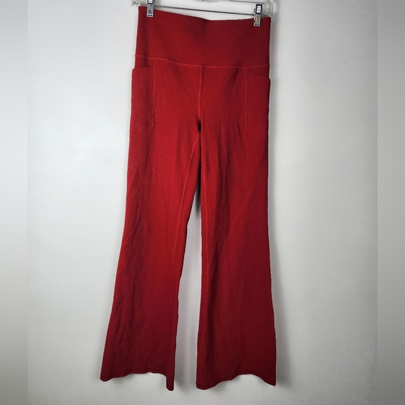 Athleta Salutation Stash Rib Flare Pants Red Size Medium - Picture 1 of 7